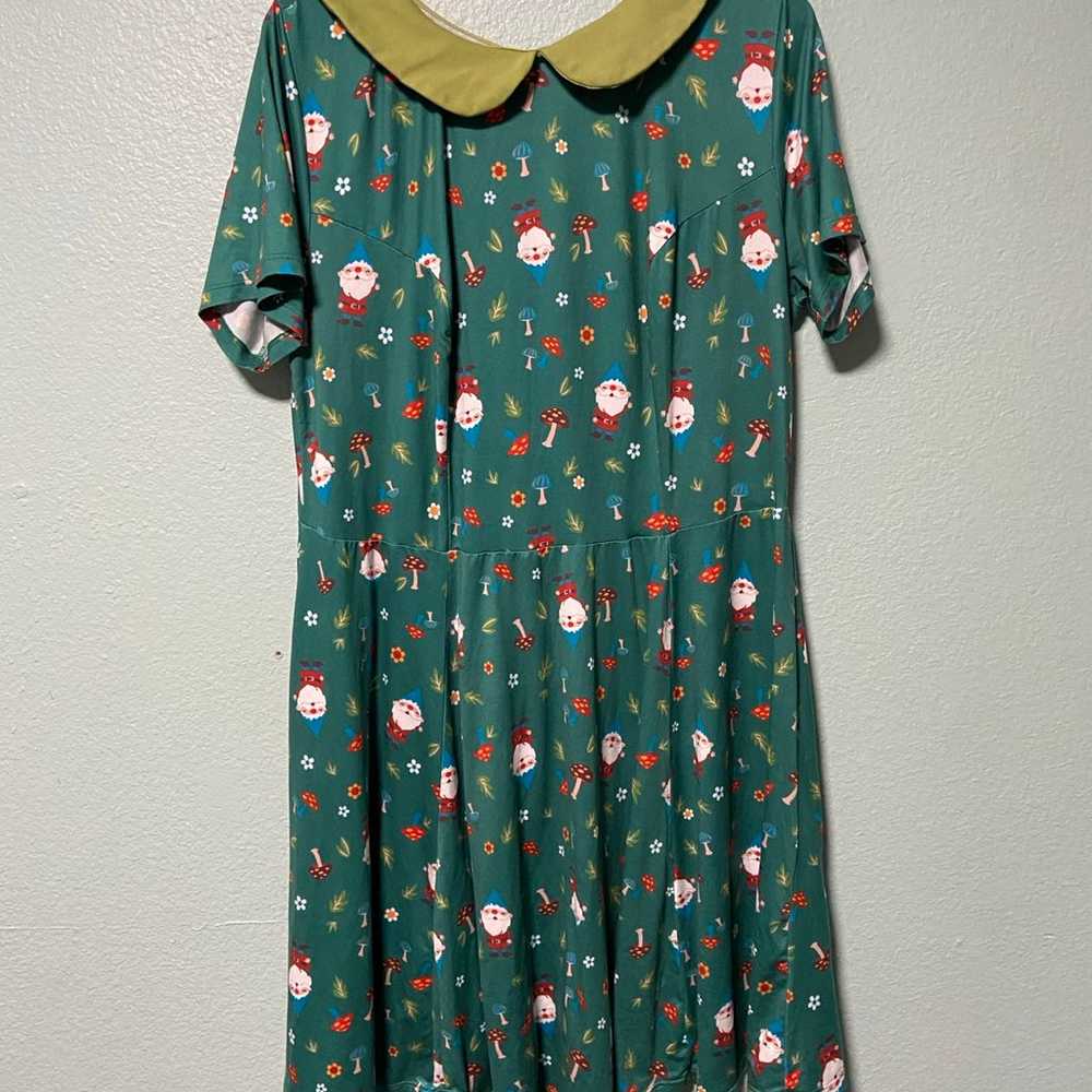 Unique Vintage Plus Size 1950s Green Gnome Print … - image 2