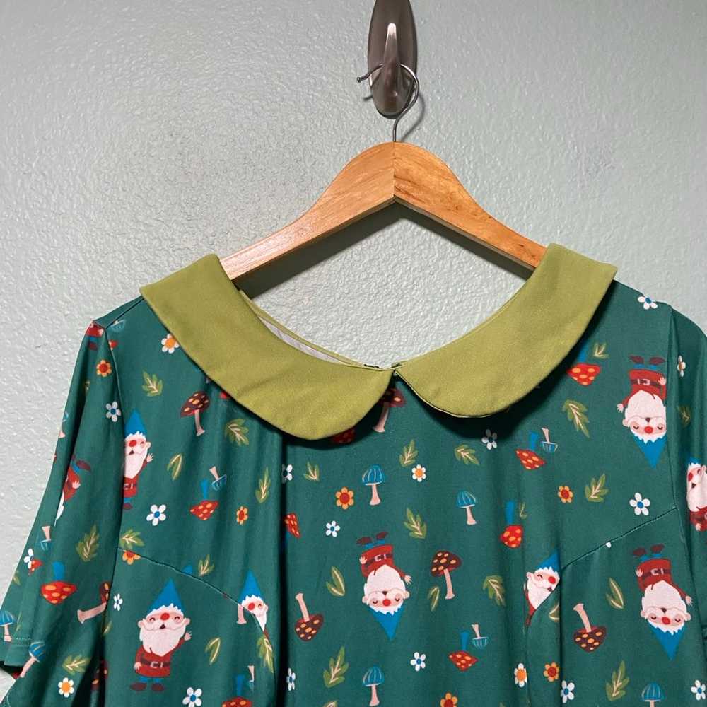 Unique Vintage Plus Size 1950s Green Gnome Print … - image 5