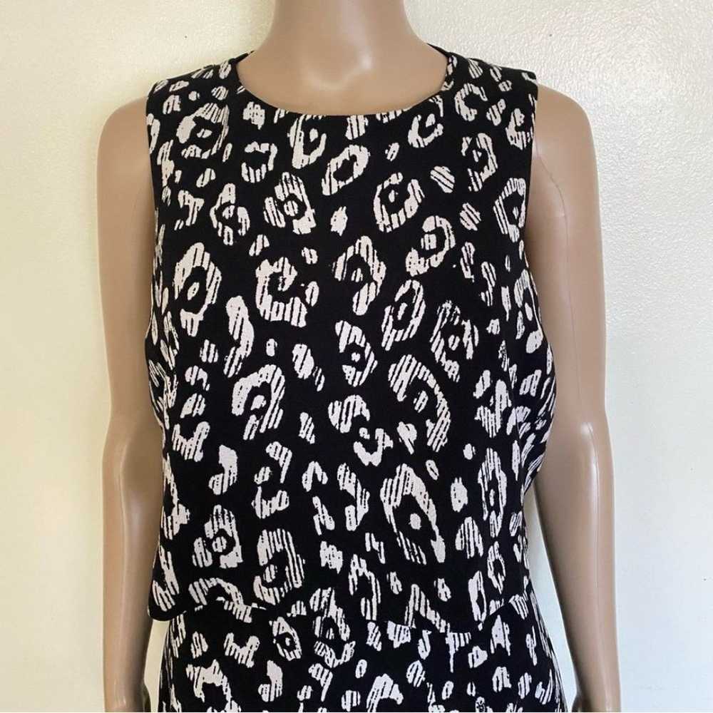 Banana Republic Black White Print Sleeveless Crep… - image 4