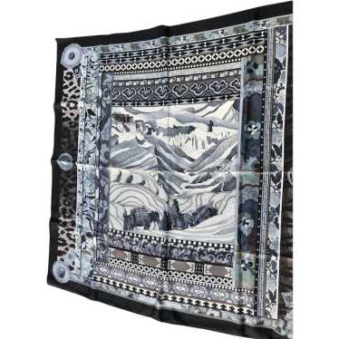 Hermes Scarf trek to Shangri-La - image 1