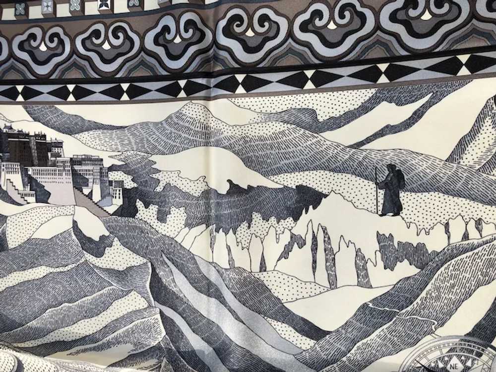 Hermes Scarf trek to Shangri-La - image 7