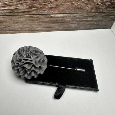 Vesuvio Napoli Italy Grey Cloth Flower Brooch Lap… - image 1