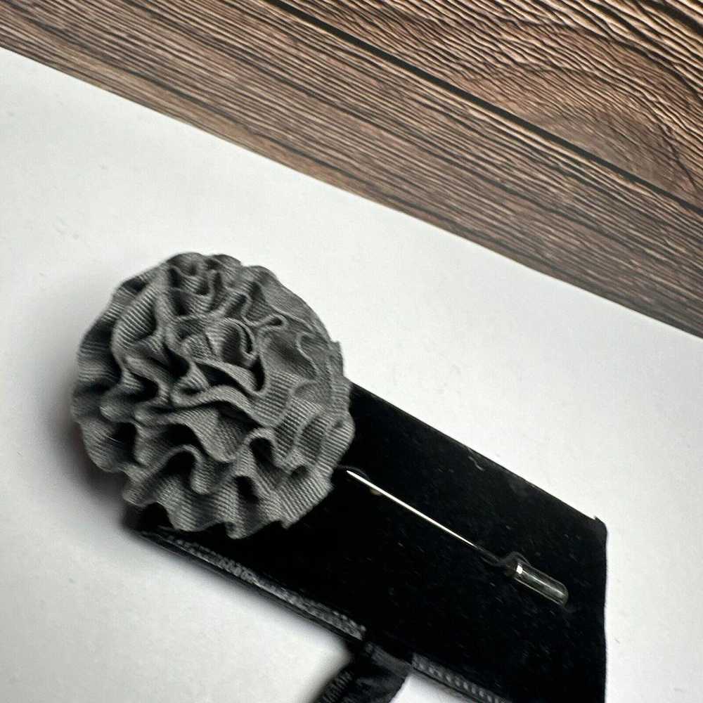 Vesuvio Napoli Italy Grey Cloth Flower Brooch Lap… - image 9