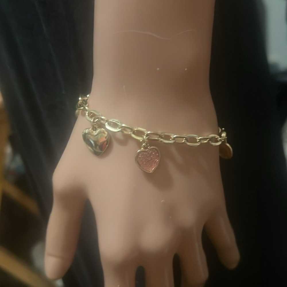 Liz Claiborne heart Charm Gold Bracelet OS - image 10