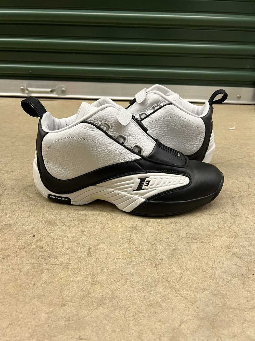 Reebok Reebok Answer 4 Black White Size 9.5 - image 1