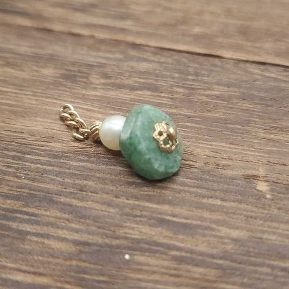 Jade and freshwater pearl necklace pendant - image 1