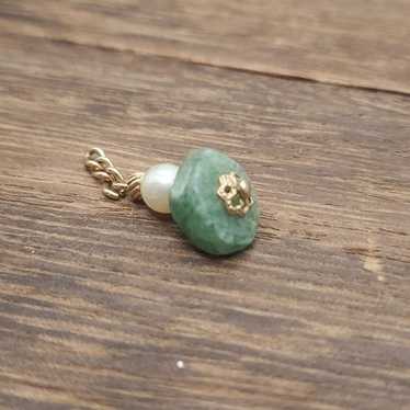 Jade and freshwater pearl necklace pendant - image 1