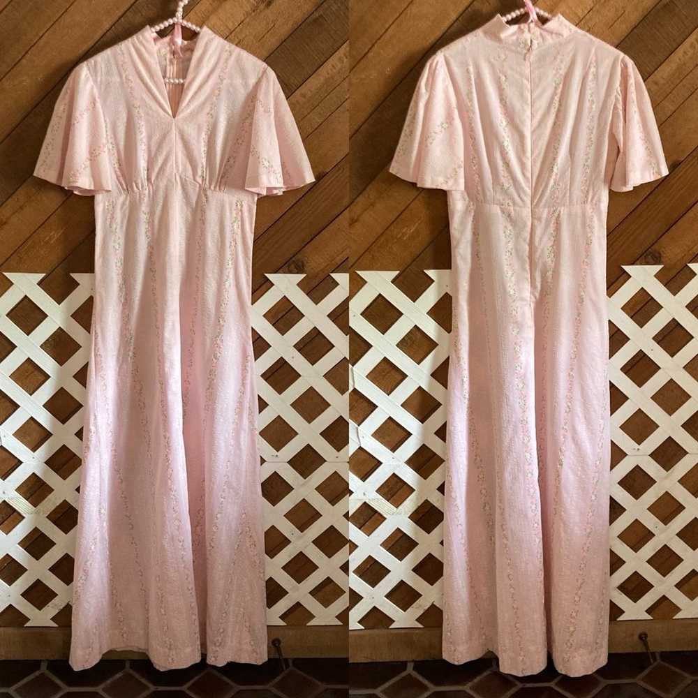 Vintage pale pink floral stripe maxi dress with f… - image 1