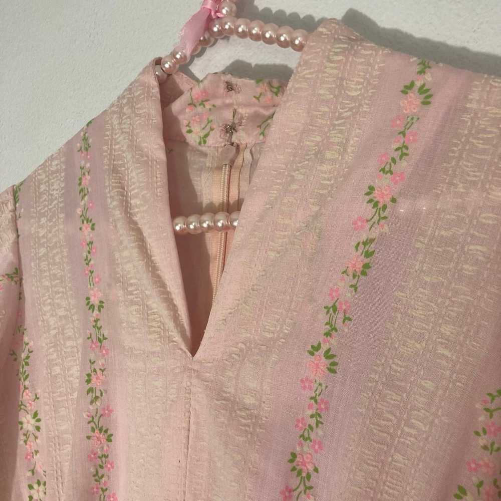 Vintage pale pink floral stripe maxi dress with f… - image 3