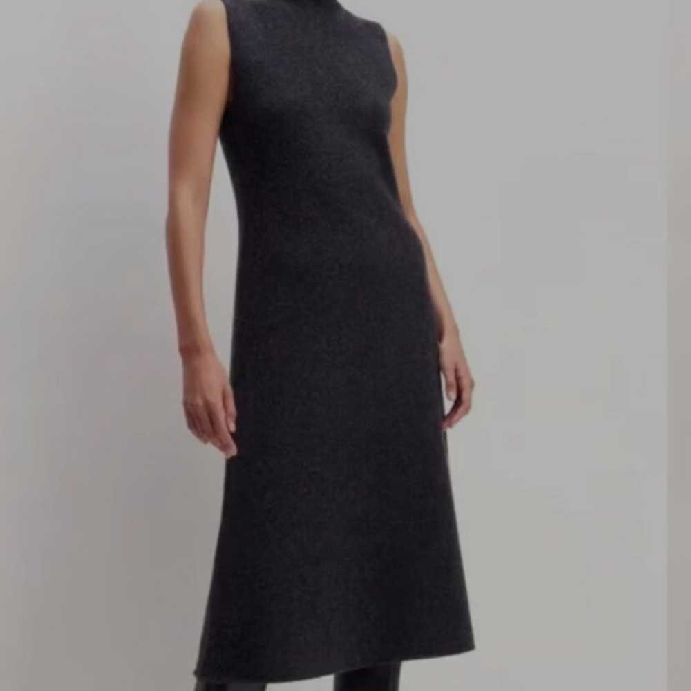 Everlane The Cozy-Stretch Sleeveless Midi Dress - image 1