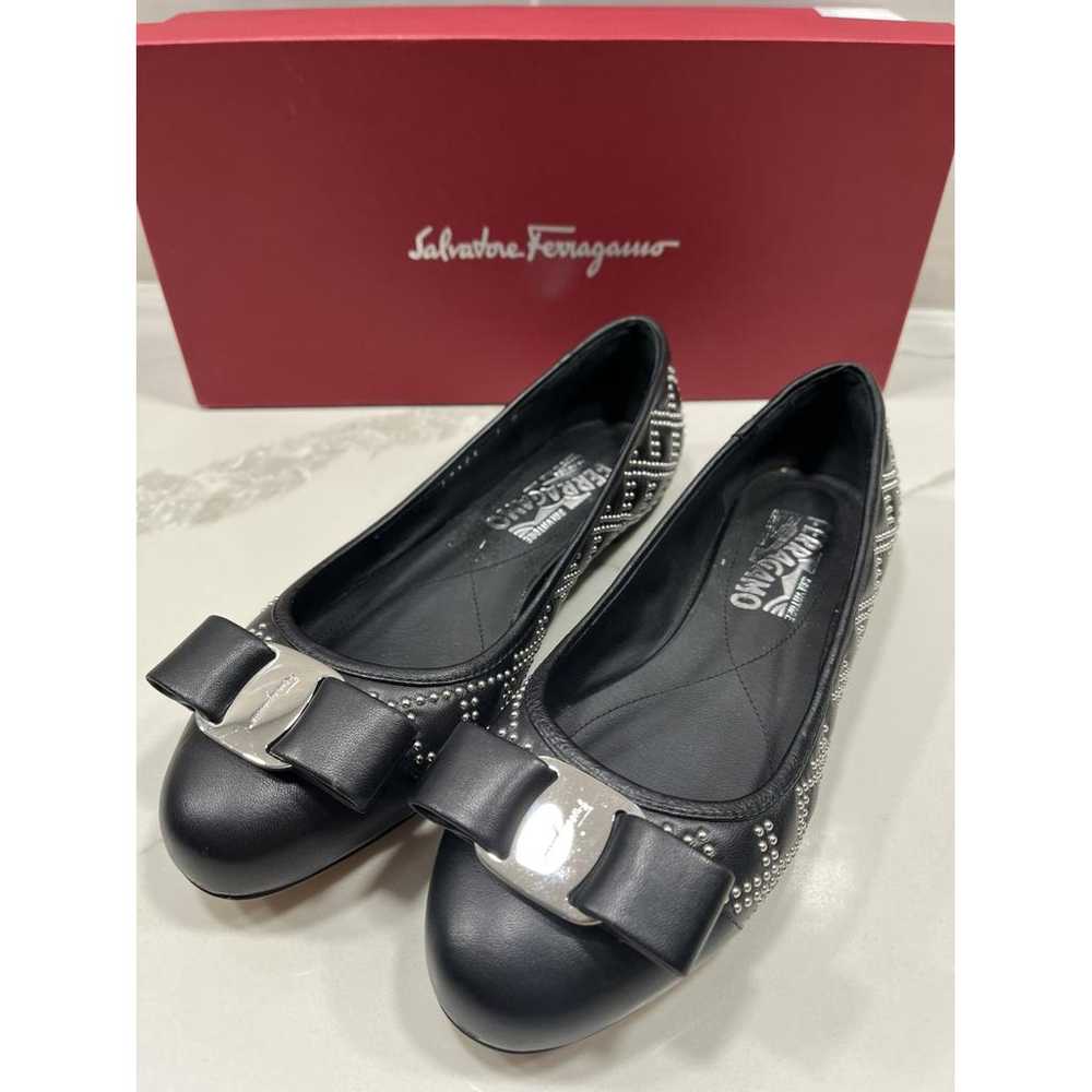 Salvatore Ferragamo Vara leather ballet flats - image 2