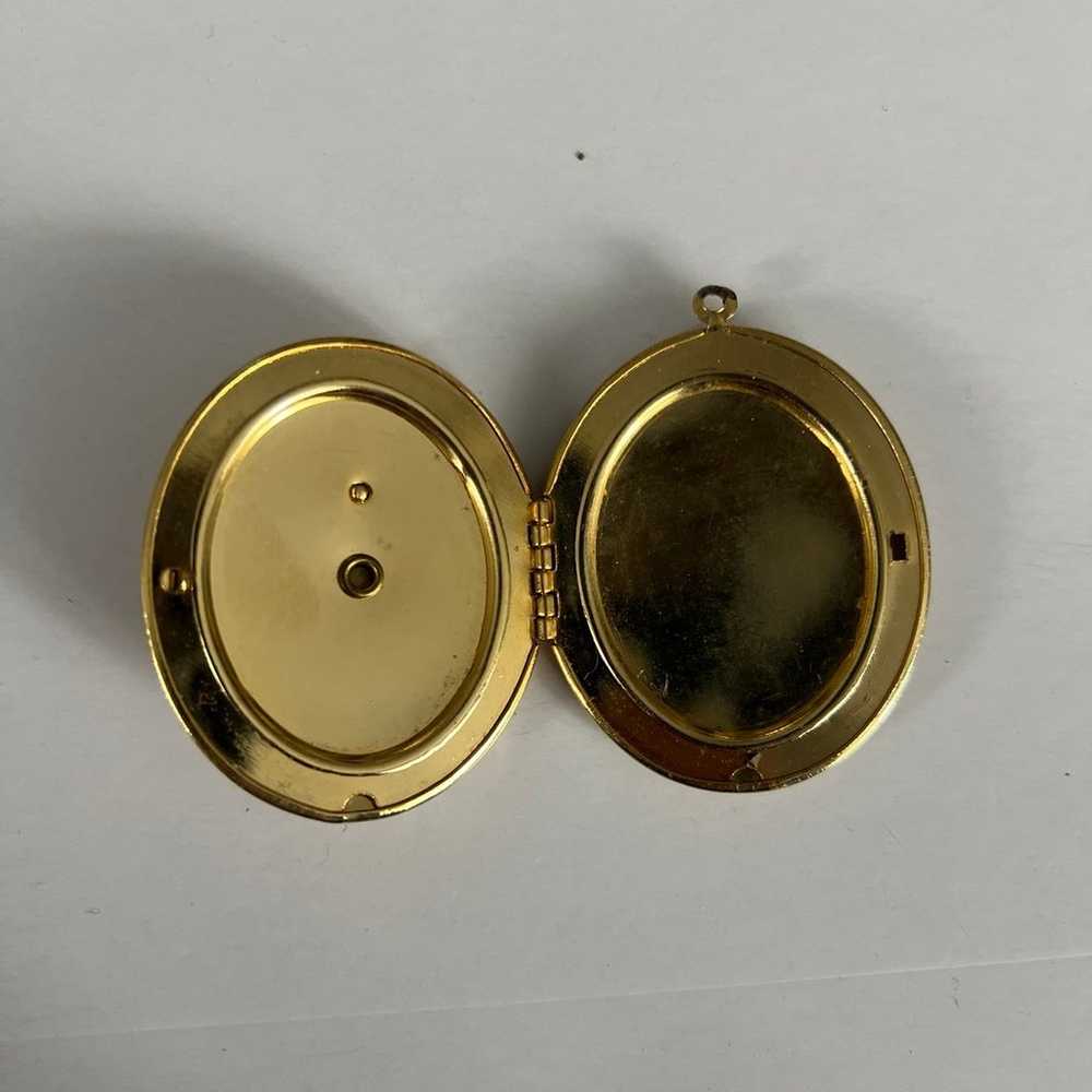 Vintage Gold Tone Locket - image 3