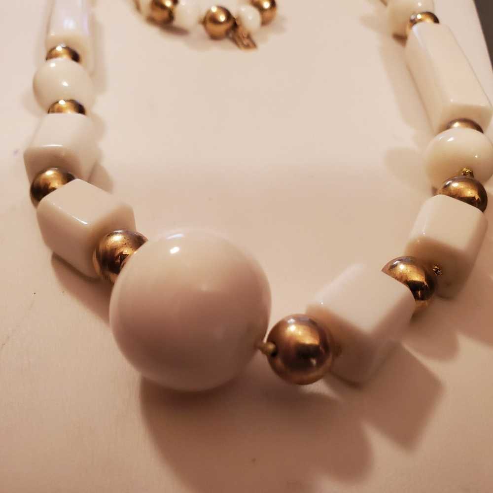 Kate spade vintage gold and white necklace - image 2