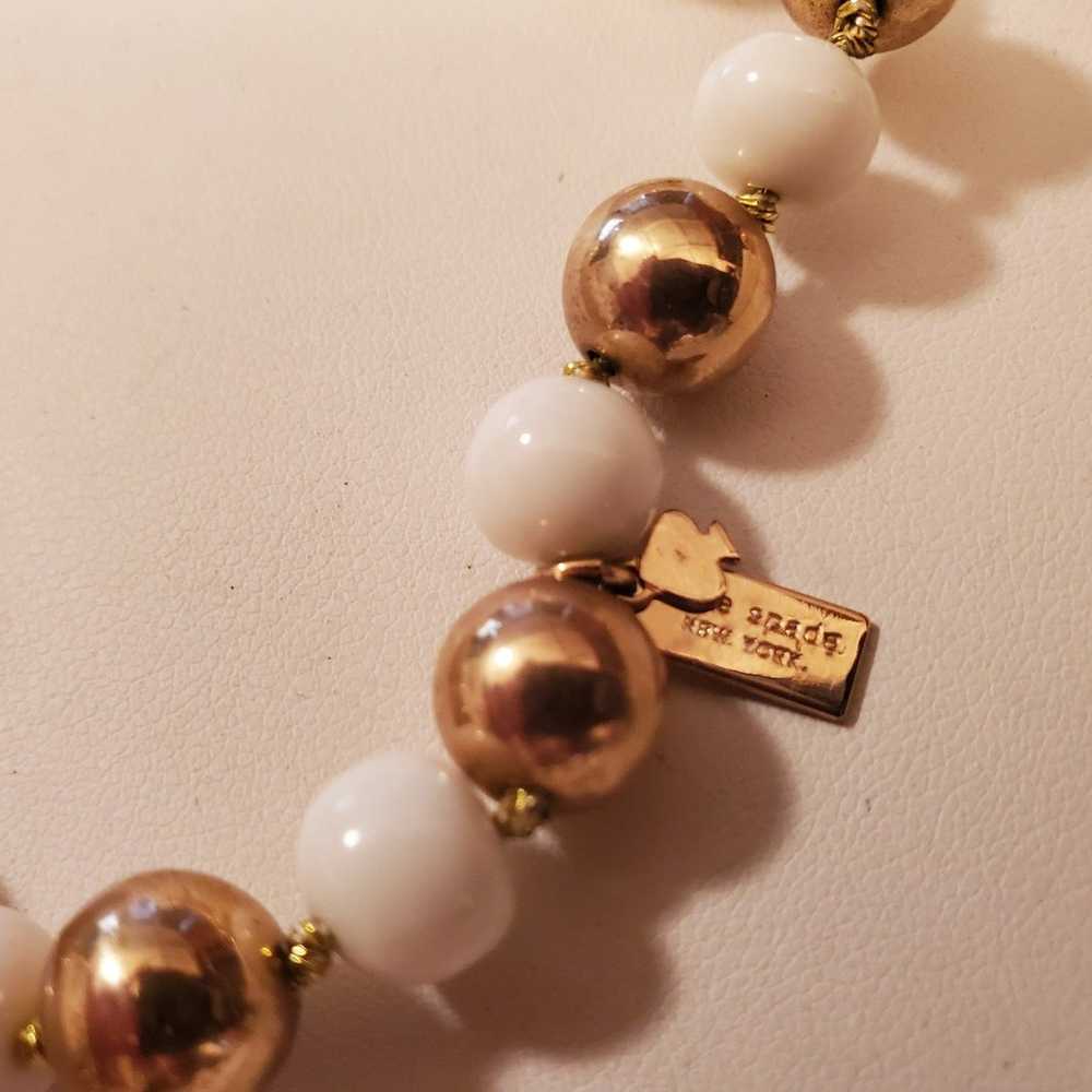 Kate spade vintage gold and white necklace - image 4