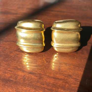 Vintage Essex Clip-on Gold earrings