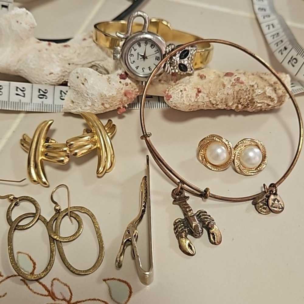 6pce vtg rare gold jewelry - image 1