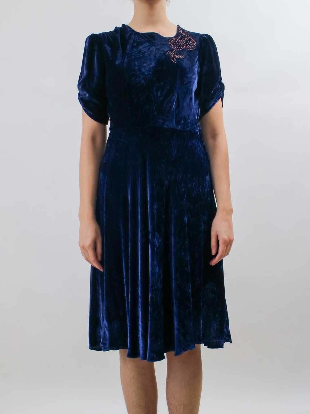 1930s Blue Velvet Cocktail Dress with Pink Studde… - image 2