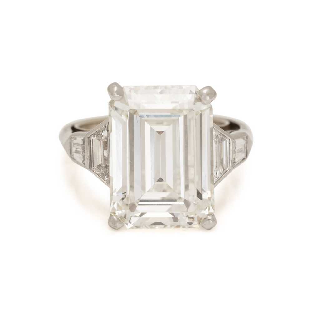 VERDURA, DIAMOND AND PLATINUM RING - image 1