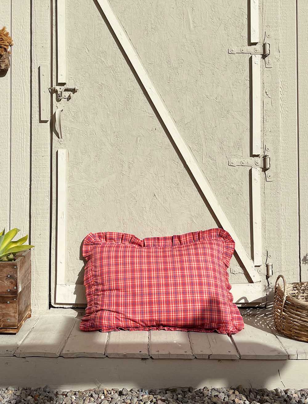 LUDLOW Heritage Ruffle Pillow - image 7