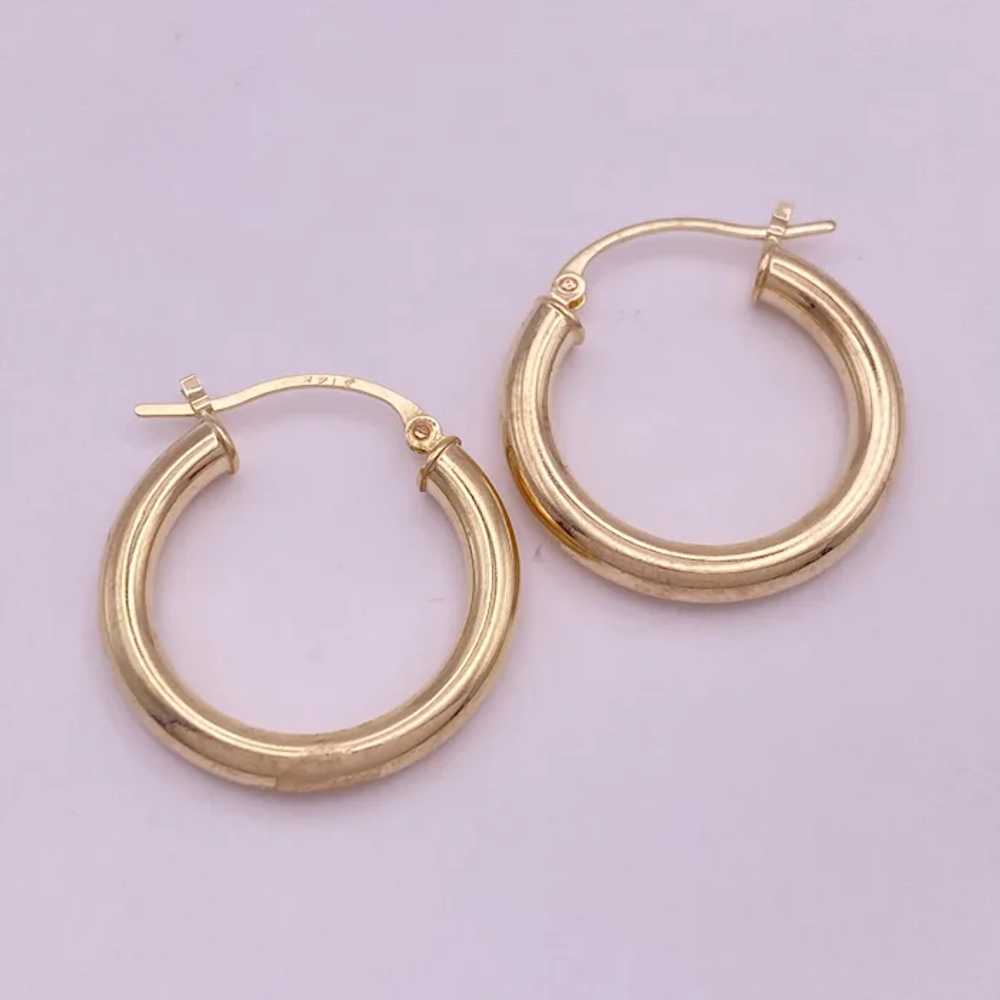 Classic Tubular Hoop Earrings 14K Gold 15/16" Len… - image 3