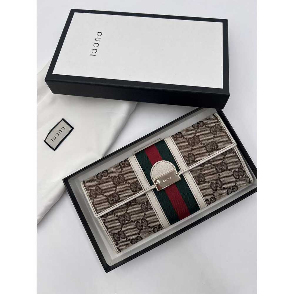 Gucci Wallet - image 10