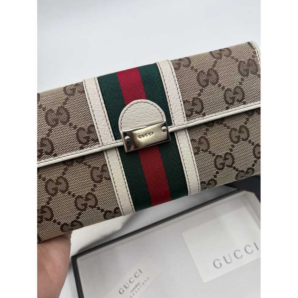 Gucci Wallet - image 9