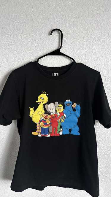 Kaws × Uniqlo KAWS x Uniqlo x Sesame Street