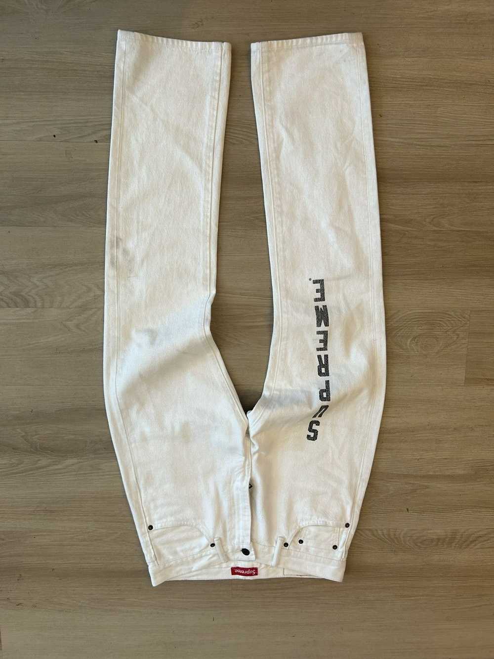 Supreme Supreme x Levis Jeans 30x32 - image 1