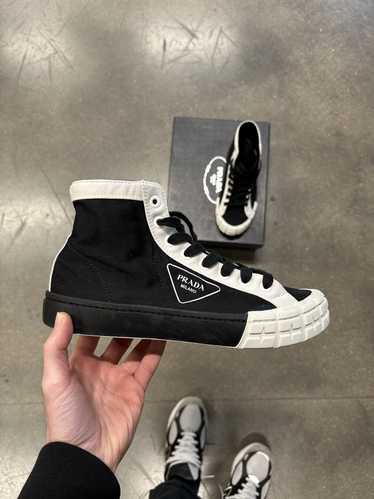 Prada Prada Wheel logo flat high black white