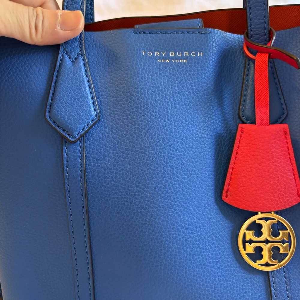 TORY BURCH SMALL PERRY TRIPLE-COMPARTMENT TOTE BAG - image 2