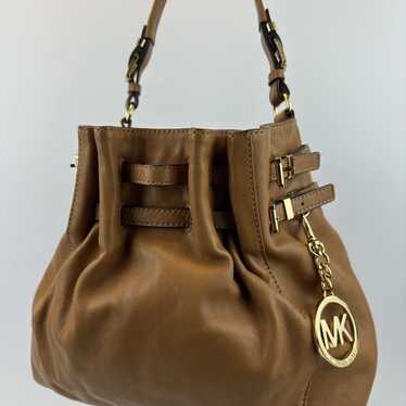 Michael Kors Way Bag Tan Cinch Amazing Condition.