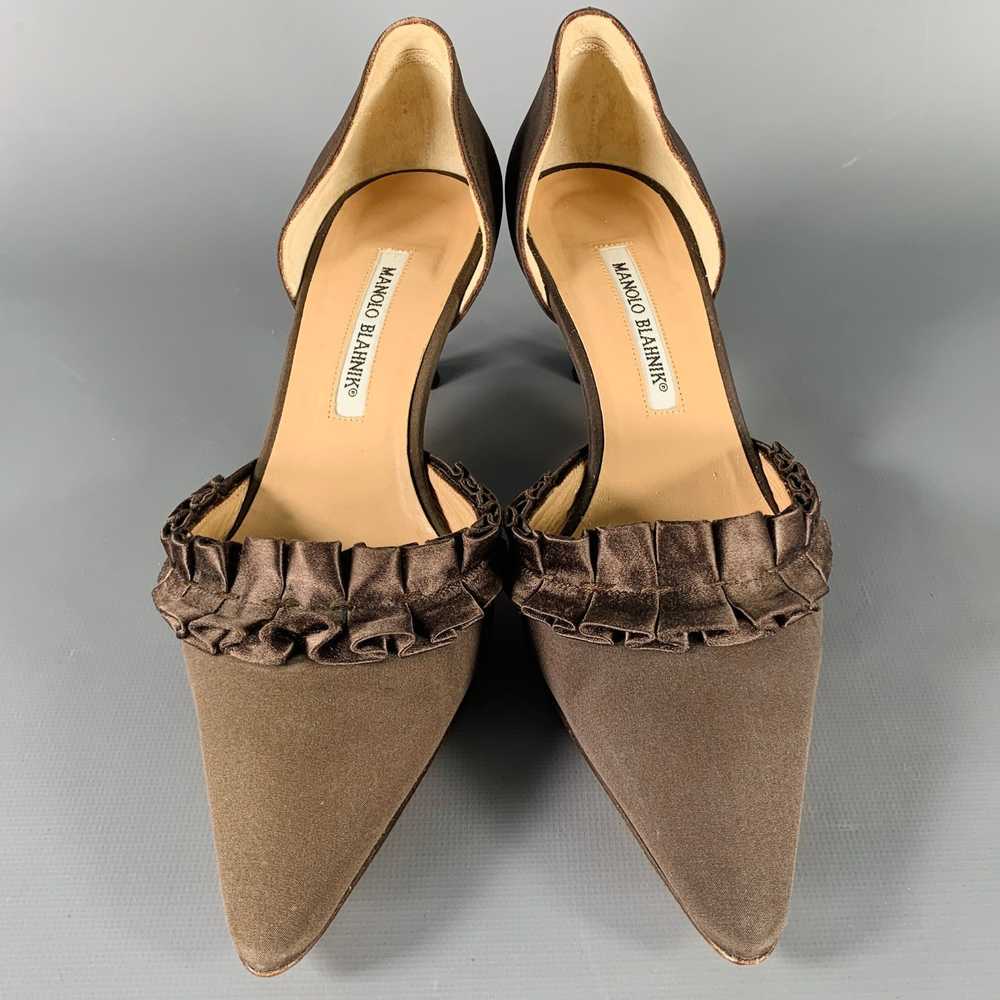 Manolo Blahnik Brown Silk Ruffled Kitten Heels Pu… - image 4