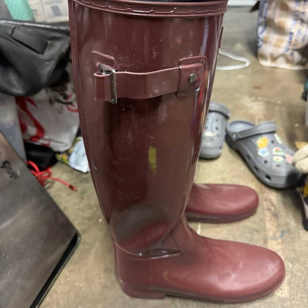 Hunter tall burgundy woman’s 9 rain boots - image 4