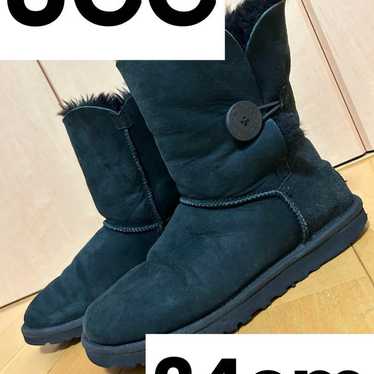 ☆UGG☆ UGG Sheepskin Boots Bailey Button Size 24cm - image 1