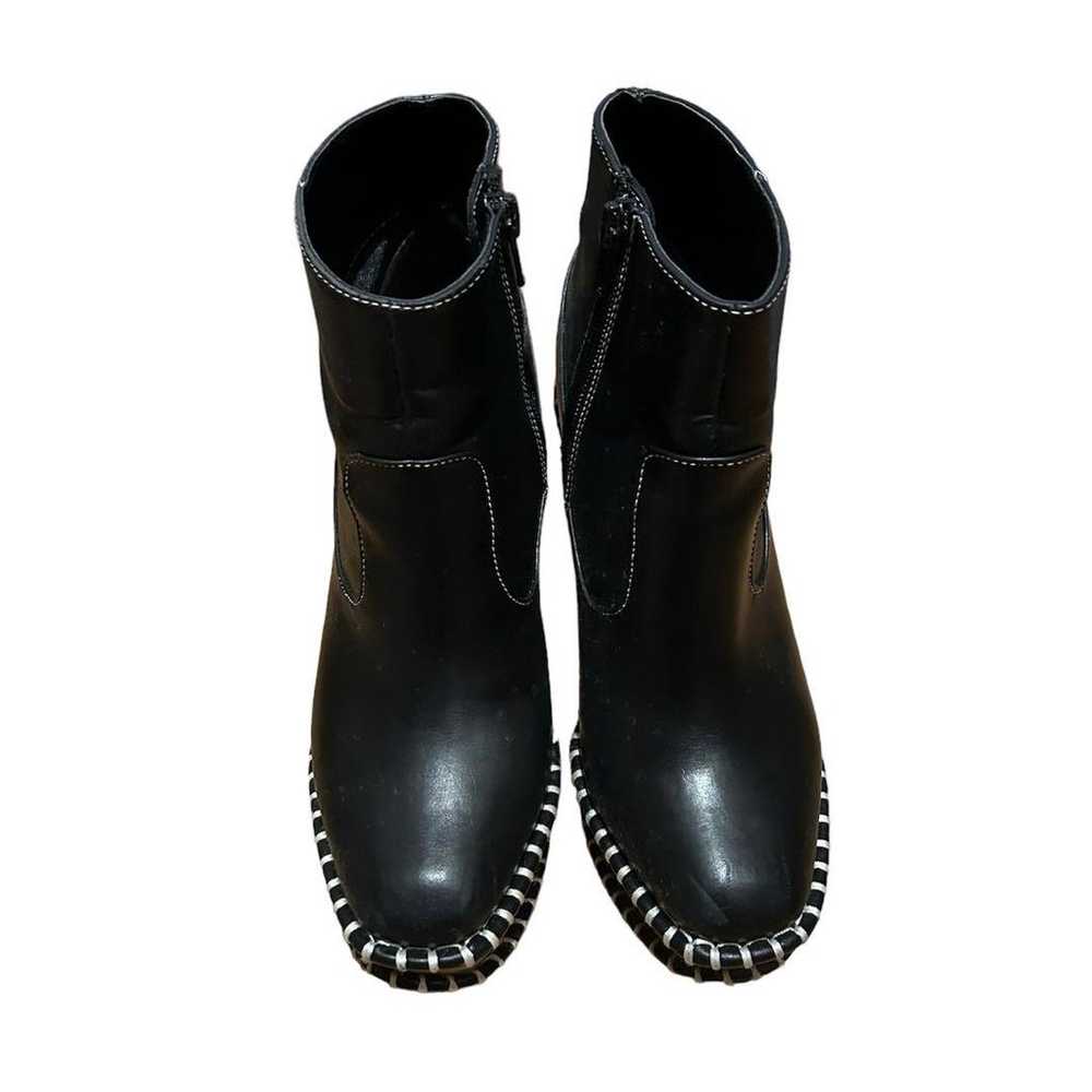 moussy boots stage - image 1