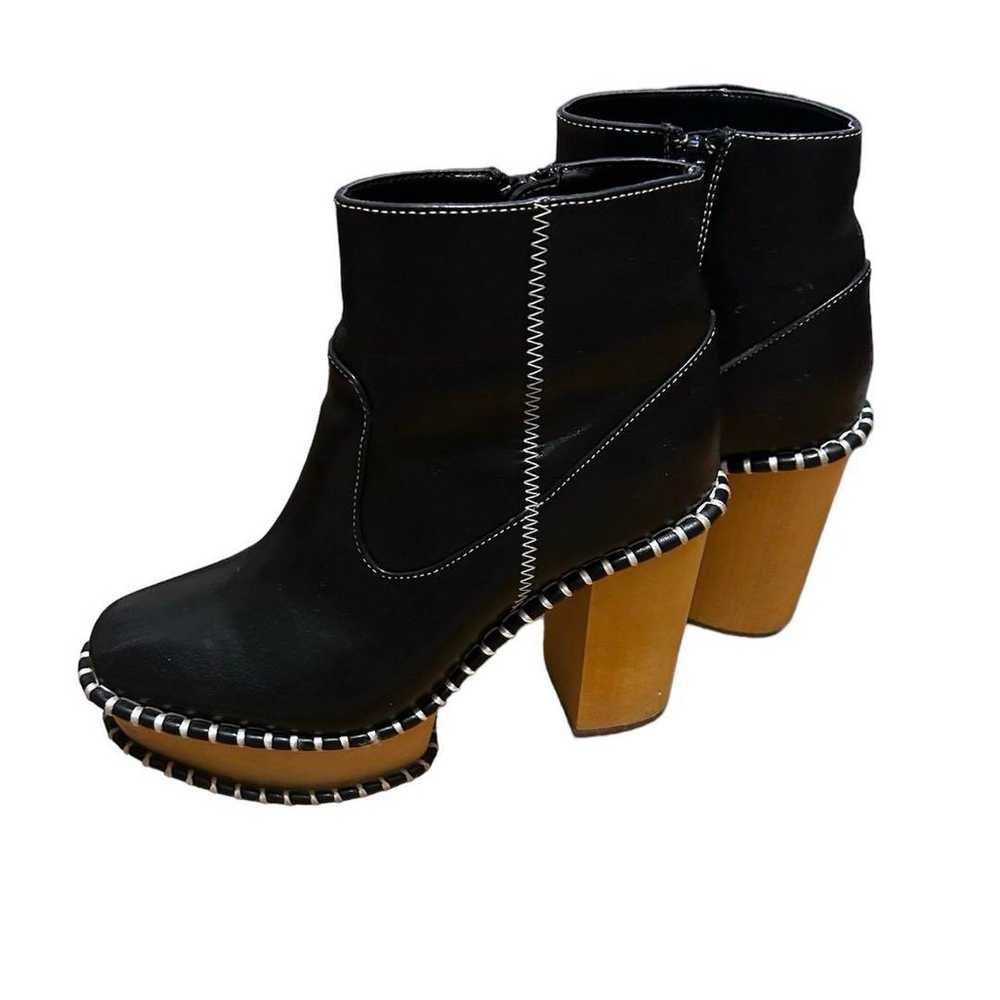 moussy boots stage - image 2