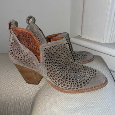 Jeffery Campbell bootie heal