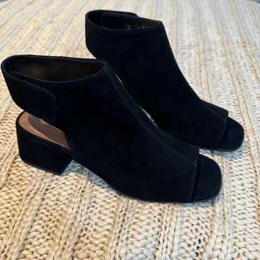 Blondo Suede Maria Waterproof woman’s size 9 Blac… - image 1