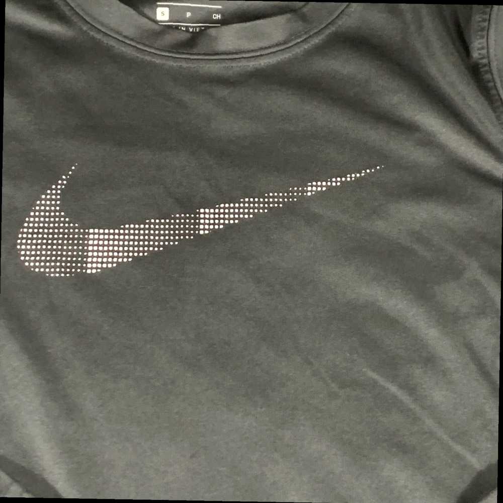 Nike Nike Shirt Boys Small Gray Dri Fit Performan… - image 3