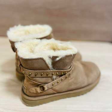 UGG Emerson Sheepskin Short Boots, size 24cm, in e