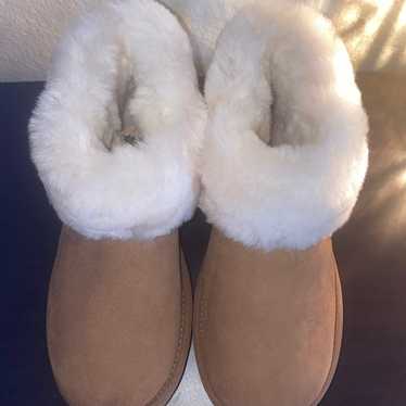 UGG Women's Classic Mini Fluff Genuine popular Shearling Boots Bougainvillea Size 9 nnIn