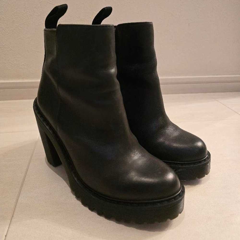 Dr. Martens boots in excellent condition. - image 4