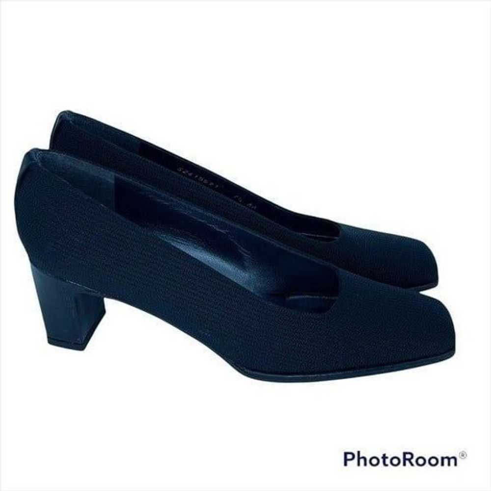 Vintage Stuart Weitzman Black Classic Heels Pumps… - image 6