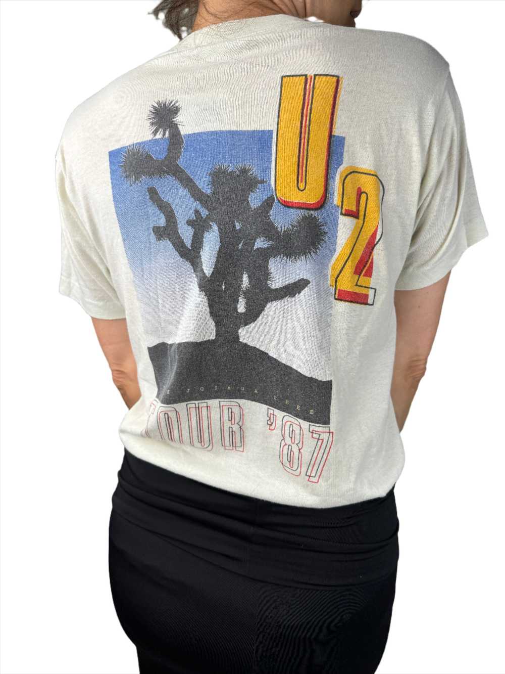 U2 Band Joshua Tree Band Tour T-Shirt 1980s - image 2