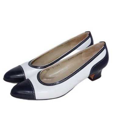 Salvatore Ferragamo Vintage White & Navy Heels 517