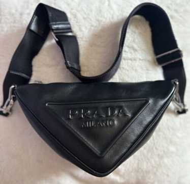 Q2455 美品 プラダ GRACE LUX トライアングルショルダーバッグ Q2455 美品 プラダ GRACE LUX トライアングルショルダーバッグ