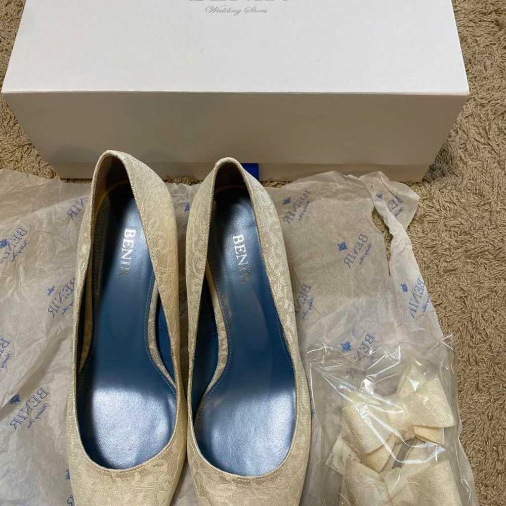 [Excellent Condition] BENIR Wedding Shoes with Ac… - image 1