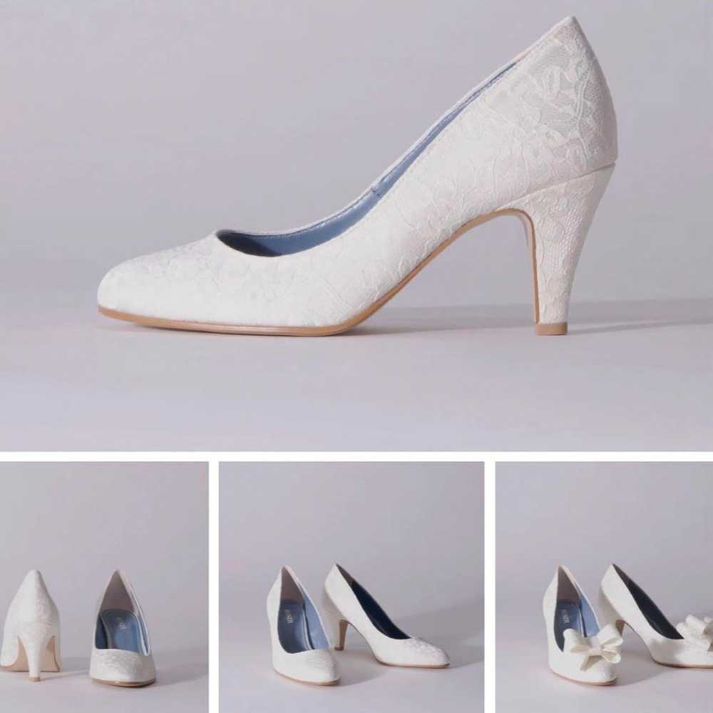 [Excellent Condition] BENIR Wedding Shoes with Ac… - image 3