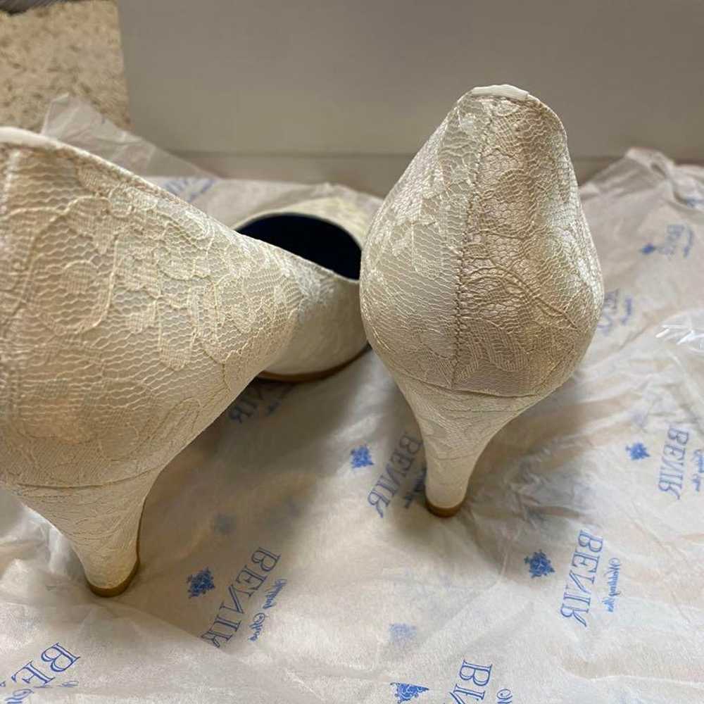 [Excellent Condition] BENIR Wedding Shoes with Ac… - image 5