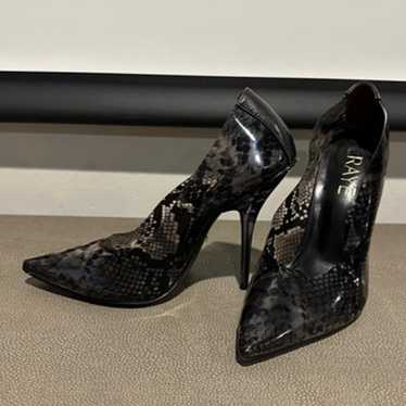 Raye snakeskin Pumps